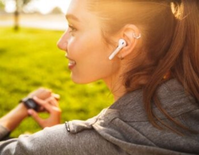 Cómo ajustar la configuración de audio para auriculares Bluetooth en Samsung Smart TV