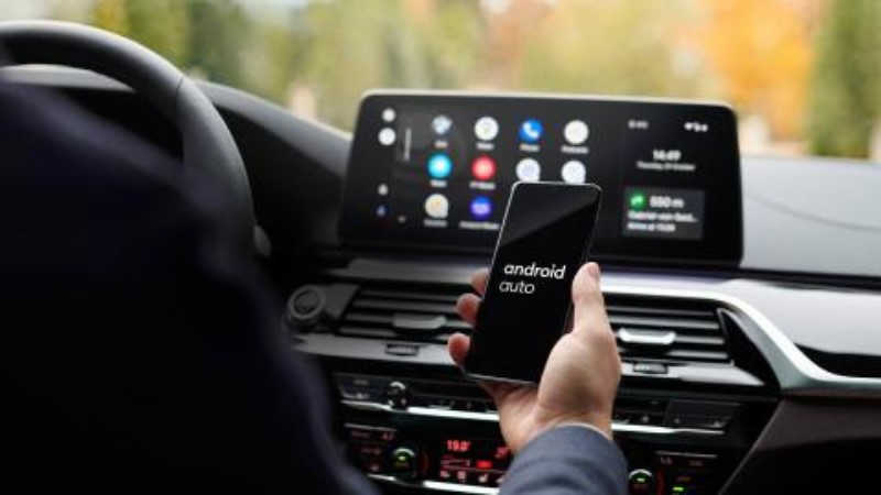 How do alternatives to Android Auto work?
