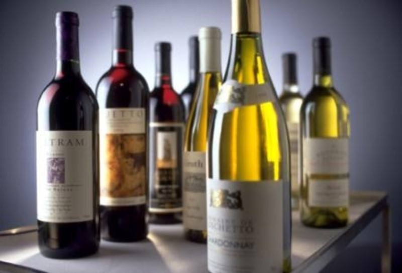 Come si confrontano i diversi modelli di titolatori per vino disponibili sul mercato?