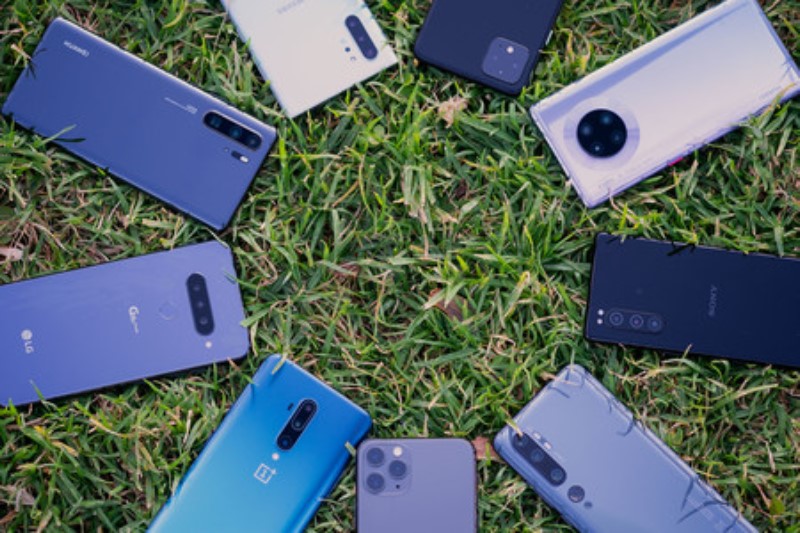 Comparison between the Huawei P30 and other mobile phone models