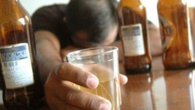 Tipps, um mit einem Geschwisterkind über sein Alkoholproblem zu sprechen