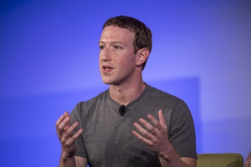 Historia powstania Facebooka autorstwa Marka Zuckerberga