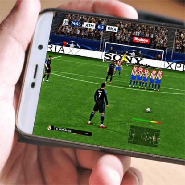 Recommendations of free and paid football games for mobile