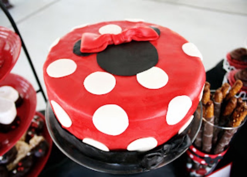 Minnie Mouse cakes: inspiration for themed parties